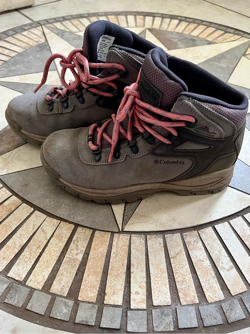 Columbia Newton Ridge Plus Waterproof Hiking Boots size 6 women - Picture 7 of 10